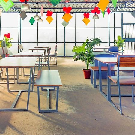 Isthara Coliving Hostel Гургаон Екстериор снимка